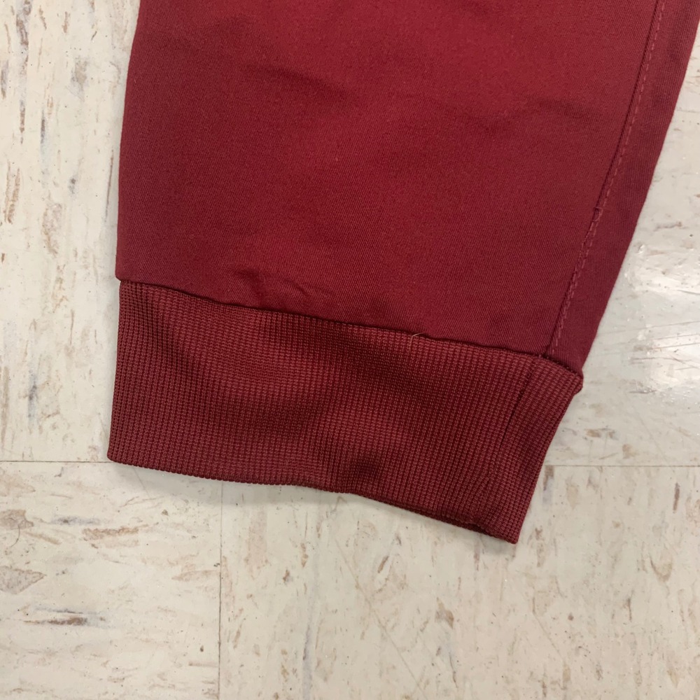 Women's Fabletics Burgundy Scrub Set Top And Jogger Pants Size Small - Picture 8 of 16